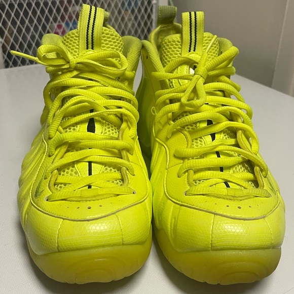 Nike Air Foamposite Pro Volt 2020 - Size 10.5🔥 - Picture 13 of 16